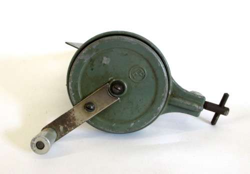 Vintage Empisal Metal Hand Wool Winder