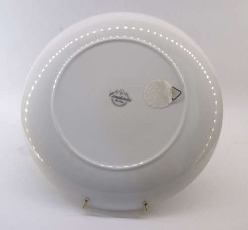 SALE R25 -Vintage Constantia Hanging Plate. Old English Thatched Roof Country House. 23cm diameter.