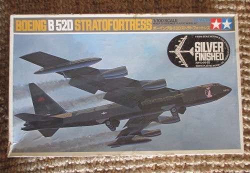 RARE Vintage Tamiya 1:100 Scale Boeing B-52D Stratofortress Model Jet. Silver Finish. Sealed Bags.