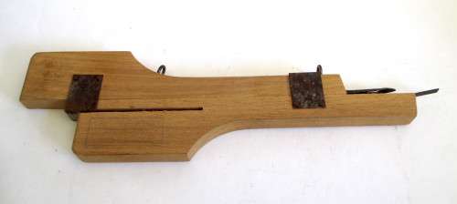 VINTAGE 'PATWELL' AUTOMATIC RUG MAKING MACHINE