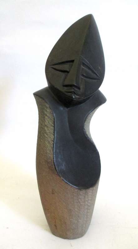 Quality Vintage Hand Carved African Stone Sculpture. 22cm high. 1045g.