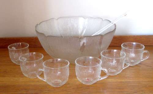 Large Vintage Glass Boula bowl with 8 Cups and Spoon.