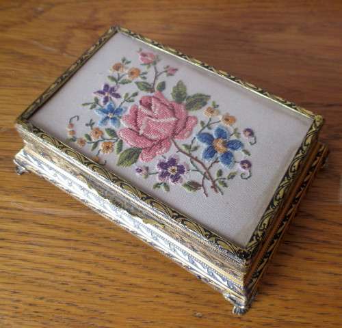 Vintage Jewelry Holder. Lovely embroided detail and embossed edges. 14cm x 9 cm.
