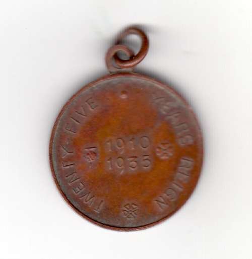 1935 Bronze Jubilee of King George V and Oueeen Mary Medallion 25mm