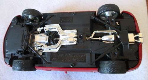 Bburago 1:18th Diamond Collection: Chrysler Crossfire Made in Italy
