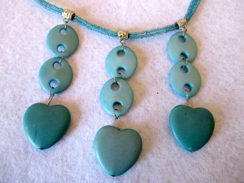Lovely Vintage turquoise Small bead detail. Chain 50 cm.