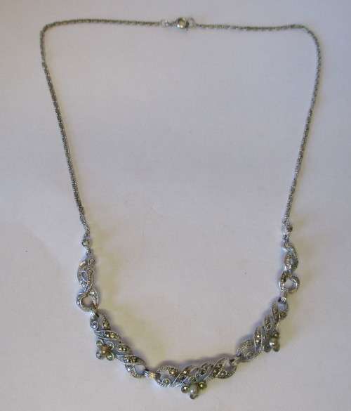 Vintage Marcasite Silver Necklace. Lovely detail. 42cm.