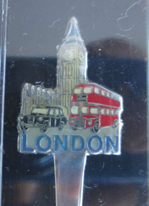 Lot of Two Collectable London Souvenier Spoons. Vintage. Still sealed in original box.