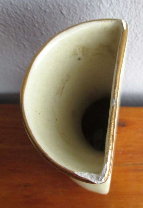 Vintage Prcelain Hand Painted Wall Pocket Flower Vase. 120mm. Chips on rim, not seen when on wall.