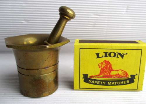 Vintage Mini Mortar Pestle Brass. Photo for scale..