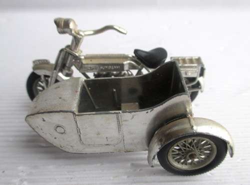 Matchbox Models of Yesteryear Y-8 1914 Sunbeam Motorcycle and Milford Sidecar. Note Broken Handle.