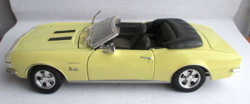 1967 Chevrolet Camaro RS S/S 396 1:18 scale Note Side Windows damaged.