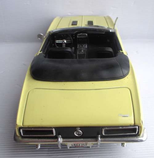 1967 Chevrolet Camaro RS S/S 396 1:18 scale Note Side Windows damaged.