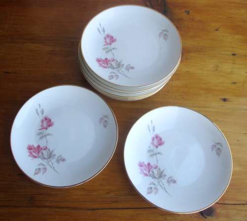 Lot of 8 Porcelain Alka Kunst Bavaria - Claudia side plates. Lovely delicate pattern. 165mm diameter