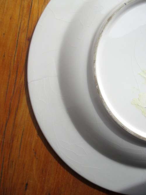 Vintage Hand Painter Ceramic Plate, Lovely glace cracks, refer to photos.