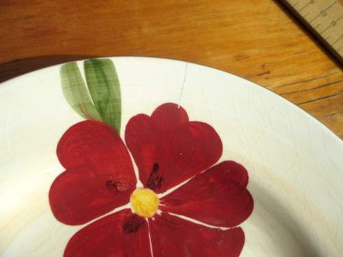 Vintage Hand Painter Ceramic Plate, Lovely glace cracks, refer to photos.
