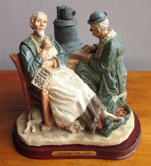 Nostalgic Moments Resin Figurene. Lovely detrail. 200mm x 200mm. Please note broken foot.