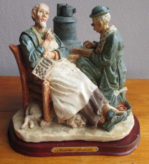 Nostalgic Moments Resin Figurene. Lovely detrail. 200mm x 200mm. Please note broken foot.