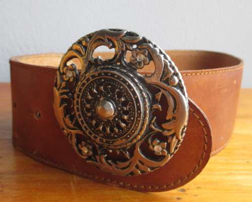 Vintage Belt Buckle and leather belt. 80cm belt.