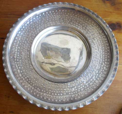 Vintage Large EPNS Cheese and Ctracker Dish, Lovely item. 27cm diameter.