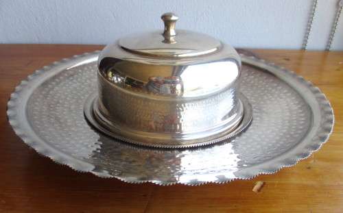 Vintage Large EPNS Cheese and Ctracker Dish, Lovely item. 27cm diameter.