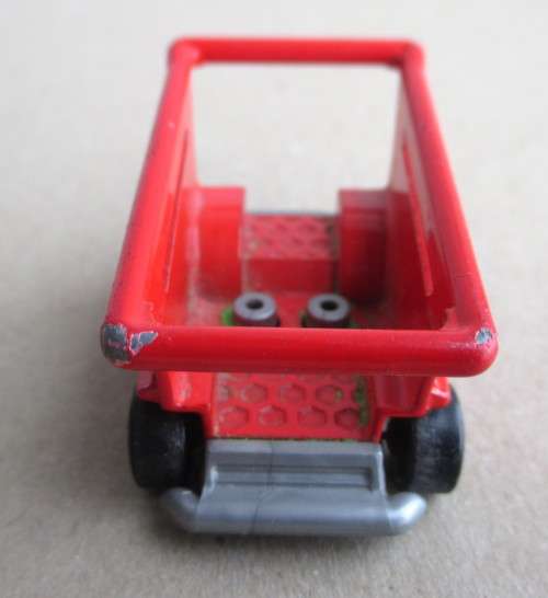 2016 Hot Wheels AISIE DRIVER Red Shopping Cart