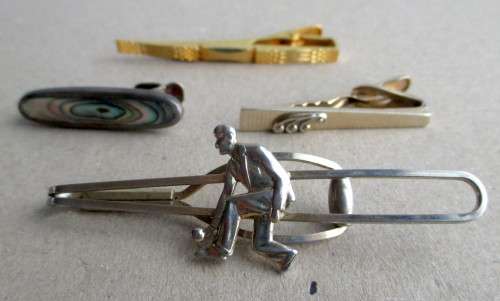 Lot of 4 Vintgae Tie pins.