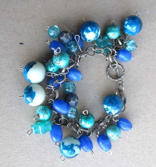 Bead Bracelet. Different colors of Blue. 20cm long.