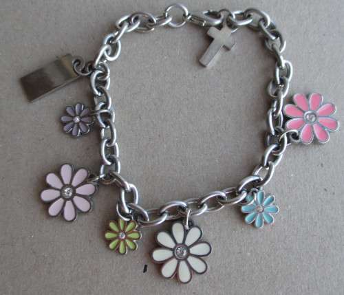 Vintage Silver Colored, Flower Themed Bracelet.