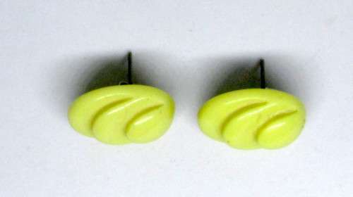 Vintage Resin, Ivory color Earrings