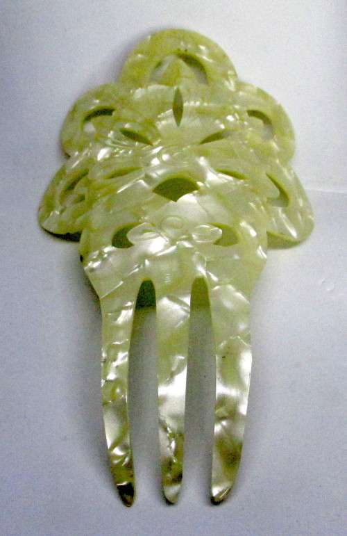 Vintage Spanish Mantilla Comb in Mother of Pearl effect Celluloid