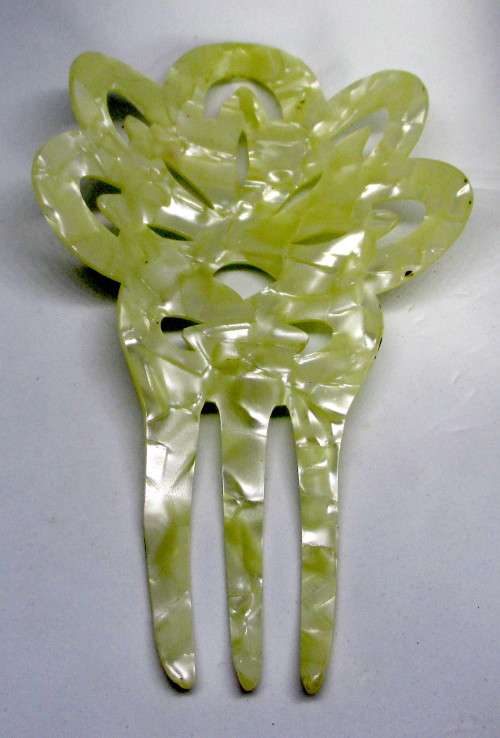 Vintage Spanish Mantilla Comb in Mother of Pearl effect Celluloid