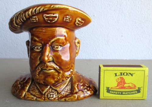 Vintage Porcelain King Henry VIII all brown Character Mug. 10cm.