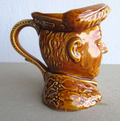 Vintage Porcelain King Henry VIII all brown Character Mug. 10cm.