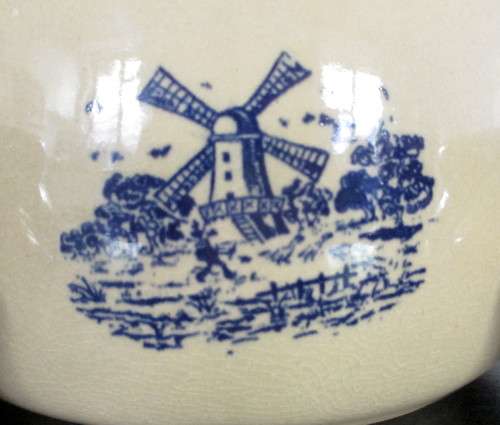 Lovely Windmill themed Glazed Pottery Casserol with 2 serving bowls. 22cm high.