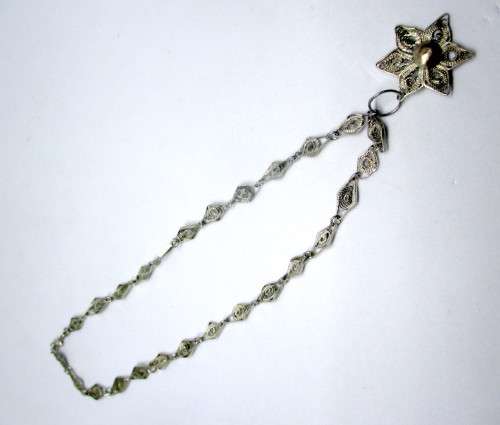 Beautiful Vintage silver filigree chocker chain. 6.2g, 34 cm, flower 22m diameter.