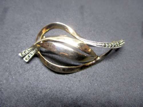 Vintage Sterling Silver Brooch with Marcacite. Very Stylish. 5.8g, 60mm long.