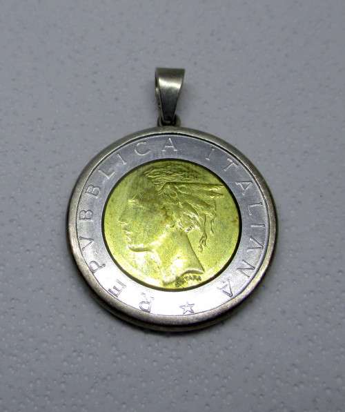 Vintage Italian 500Lire Mixed Metal Coin in Handmade Silver Pendant Setting. 10g.