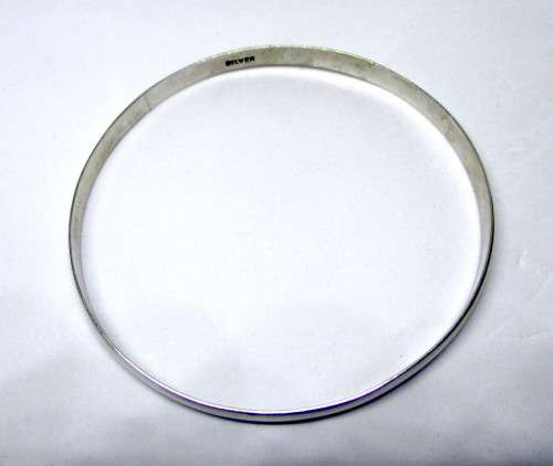 Sterling Silver D shape Bangle. 8.5g.