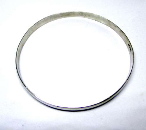 Sterling Silver D shape Bangle. 8.5g.