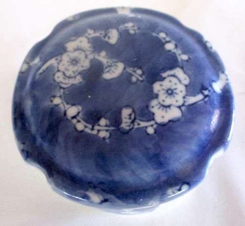 Blue and White Hand Painted Porcelain Trinket Dish with Lid. Made in China. 10cm diameter, 5cm high.