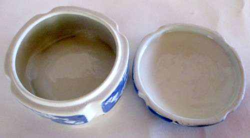 Blue and White Hand Painted Porcelain Trinket Dish with Lid. Made in China. 10cm diameter, 5cm high.