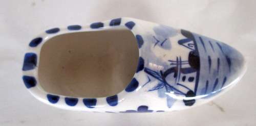 Vintage Hand painted Blue Delft clog Ashtray. 110mm