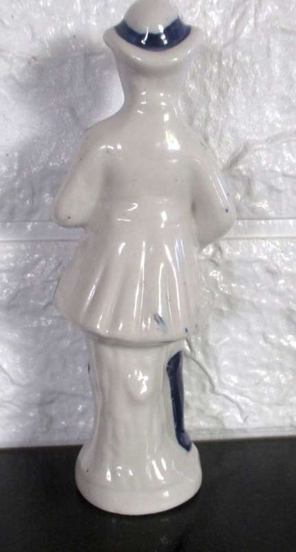 Vintage Victorian Man Porcelain Figurene. 140 mm high.