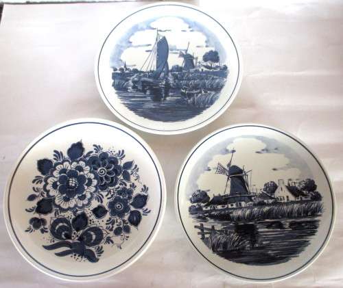 Lot of Three Blauw Delft Royal Distel Hanging Plates, 200mm dia. Spotless.