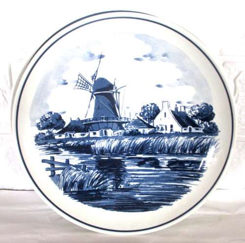 Lot of Three Blauw Delft Royal Distel Hanging Plates, 200mm dia. Spotless.