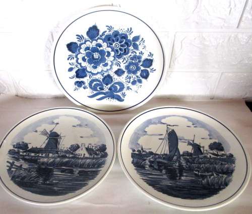 Lot of Three Blauw Delft Royal Distel Hanging Plates, 200mm dia. Spotless.