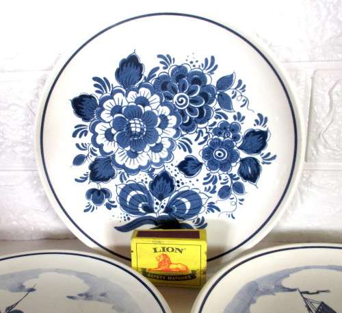 Lot of Three Blauw Delft Royal Distel Hanging Plates, 200mm dia. Spotless.
