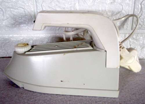 Vintage Plastic Domestic Ware Dream Steamer 2 Clothes/Curtain Iron.