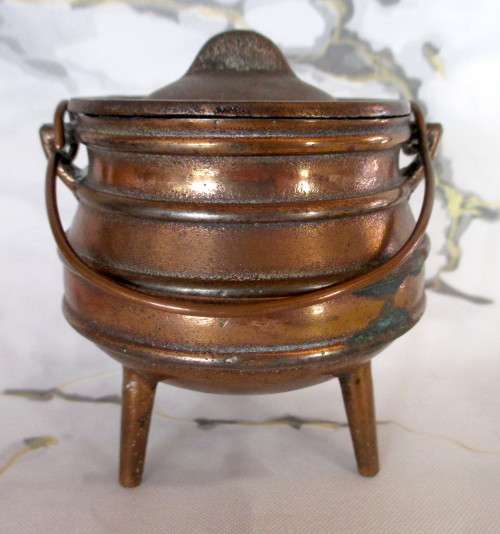 VINTAGE FALKIRK COPPER-PLATED CAST IRON MINIATURE POTJIE & LID. 90mm high.